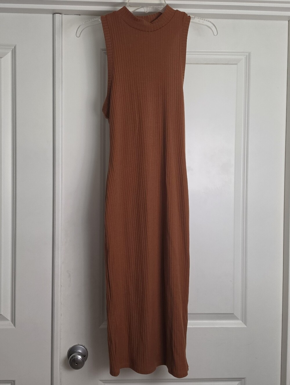 Forever 21 Sleeveless Ribbed Midi Dress in Rust